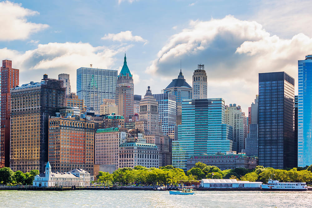 new-york-city-with-manhattan-skyline-hudson-river